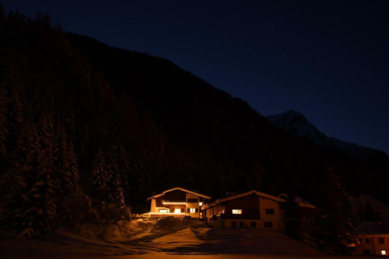 Haus Hubertus Lägenhet Sankt Leonhard im Pitztal Exteriör bild